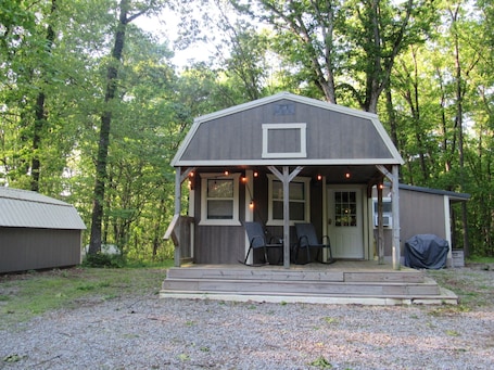 外観. Whispering Oaks - Cozy cabin in the woods