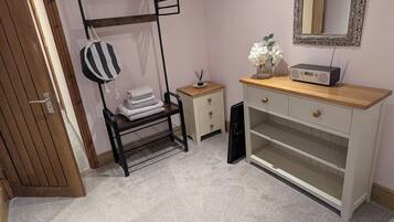 1 phòng ngủ, bàn ủi/dụng cụ ủi quần áo