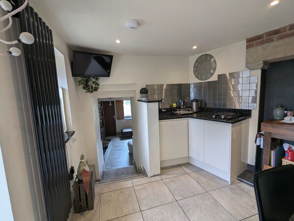 Cottage | Private kitchen - Cozy Cottage Close to Haworth Sleeps 2 With Garden (Keighley)