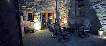 Cozy Cottage Close to Haworth Sleeps 2 With Garden