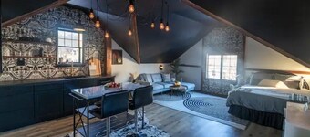 Peekskill Carriage House Downtown Studio