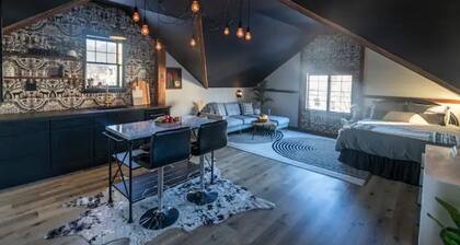 Peekskill Carriage House Downtown Studio