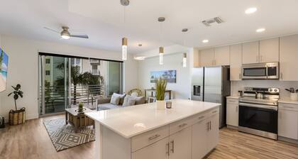 Luxury Condo with Xtra Large Patio & Pool Views