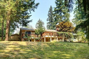 Exterior - Central Sammamish Home With Private Setting (Sammamish)