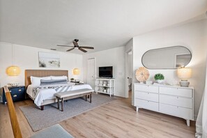 4 bedrooms, desk, iron/ironing board, travel cot