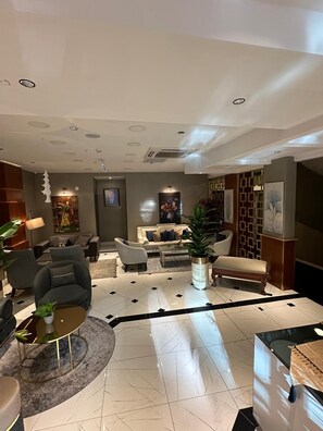 Télévision LCD de 40 pouces avec chaînes numériques, Netflix, Hulu