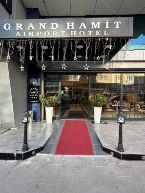 Exterior - Grand Hamit By Karadayi Airport Hotel (Arnavutköy)