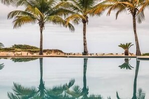 Pool - Penthouse beach front Studio @ Jobos beach (Isabela)