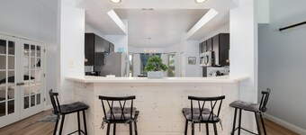 Experience Navarre Beach just 7 mins away