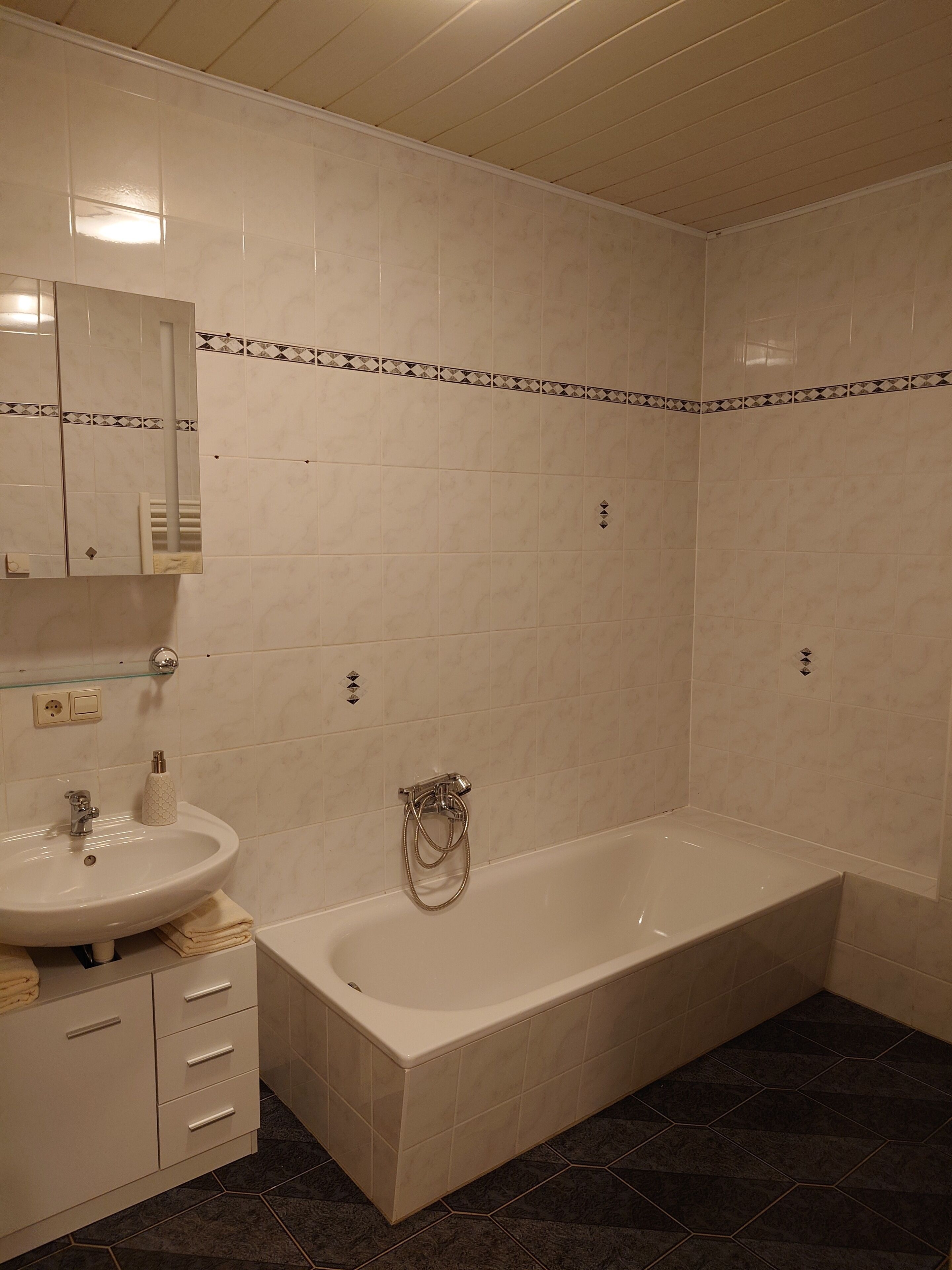 Hårtørrer, håndklæder, Sæbe, Shampoo