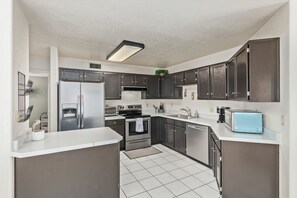 Private kitchen - Perfect location and house for Super Bowl/PGA tournament events!! (Phoenix)