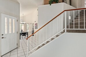 Dining - Perfect location and house for Super Bowl/PGA tournament events!! (Phoenix)