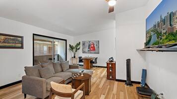 1 habitación, wifi y ropa de cama