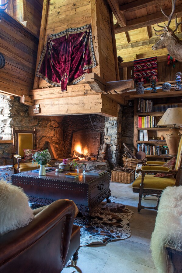 Deluxe Room | In-room safe, individually decorated, individually furnished - Arthaus Megeve (Demi-Quartier)