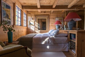 In-room safe, individually decorated, individually furnished - Arthaus Megeve (Demi-Quartier)