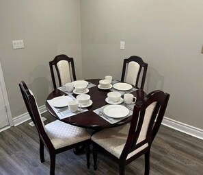 تناول الطعام