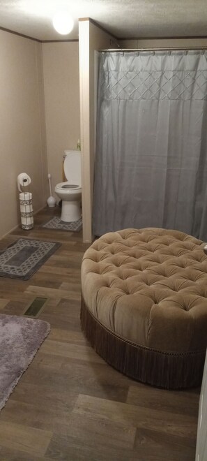 Handtücher, Seife, Toilettenpapier