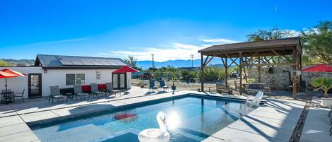 Piscine extérieure, piscine chauffée