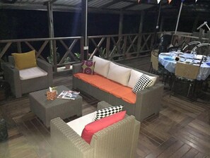 Outdoor dining - The Tree House B&B, Aburi, The Nature Retreat! (eastern region)