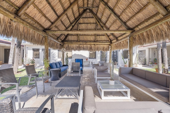 Vista frontal de la propiedad