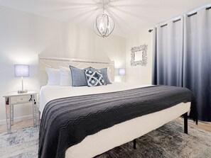 3 Schlafzimmer, Schreibtisch, Bügeleisen/Bügelbrett, Reisekinderbett