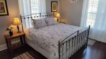 4 habitaciones, escritorio, tabla de planchar con plancha y wifi gratis