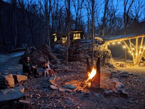 Property grounds - The Bird House ~ A modern treehouse in the forest ~ 15 minutes from downtown (Chattanooga)