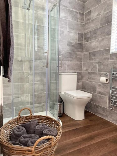 3 By The Sea, Ground Floor Apartment By The Sea