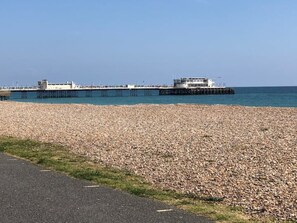 Beach - 3 By The Sea, Ground Floor Apartment By The Sea (Worthing)