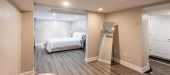 Adorable 1 bedroom place with 2 Free Parking Spots