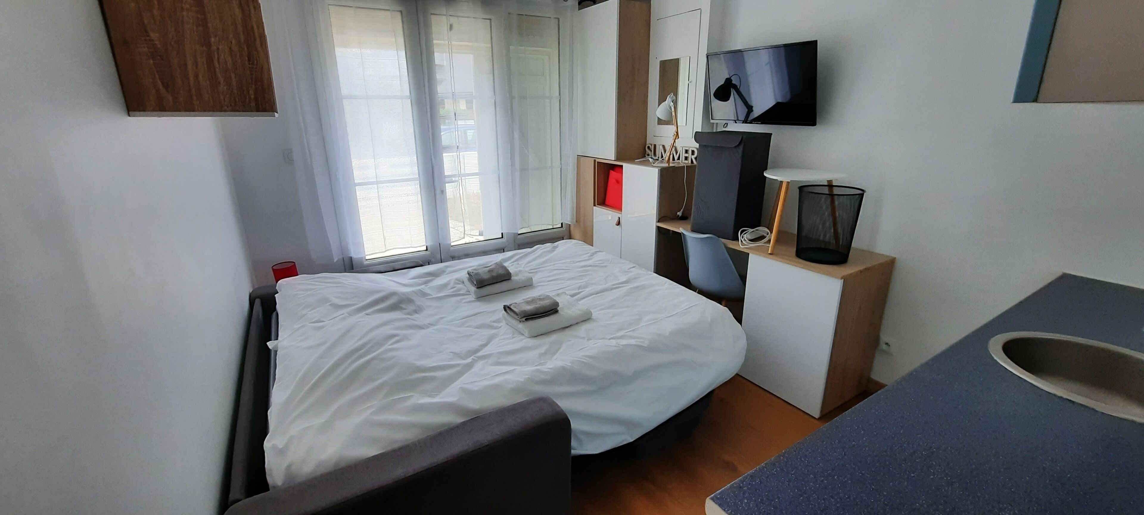 5 chambres, bureau, Wi-Fi gratuit, draps fournis