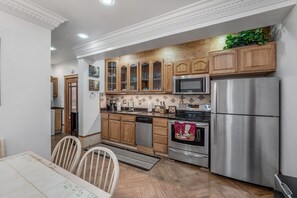 Fridge, microwave, oven, stovetop - Water view, large 2 bedroom in N Everett (Everett)