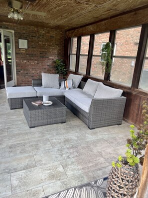 المنشأة من الداخل