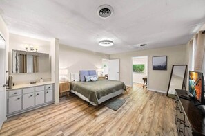 1 chambre, bureau, fer et planche à repasser, Wi-Fi