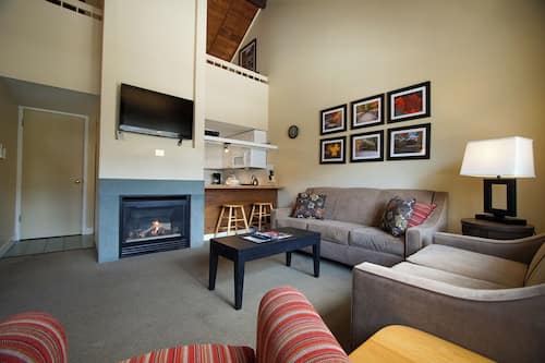Loft, 2 Bedrooms | Living area