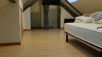 2 chambres, bureau, fer et planche à repasser, Wi-Fi gratuit