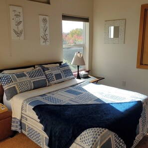 3 habitaciones, escritorio, tabla de planchar con plancha y wifi gratis 