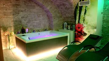 Private spa tub
