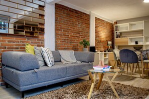 City Apartment | Living area