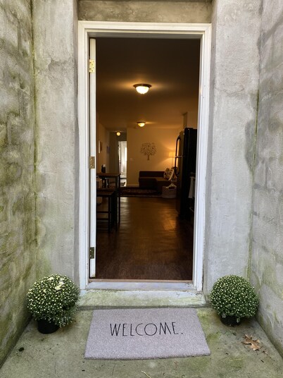 Private One Bedroom Apartment with full kitchen, living room and full bath. 