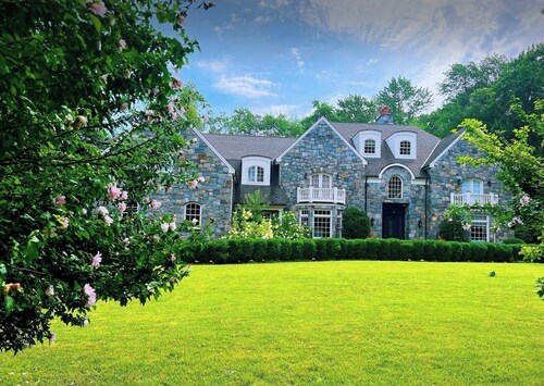 Westover Castle -Majestic in The Forest