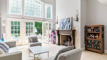 Smart TV, fireplace, video games