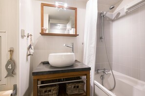 Hair dryer - LES MOUETTES (25 venelle de l'Orneau, ST MARTIN DE RÉ) (Saint-Martin-de-Ré)