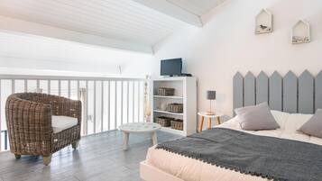 2 chambres, bureau, fer et planche Ă repasser, lit parapluie