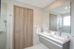 Shower, jetted bath, bidet