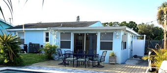 The Dolphin House! Heated Pool home. Unlimited well mannered Pets Welcome