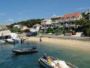 Beach - Pansion Gea - Studio Apartment with Balcony and Sea View (Pag)