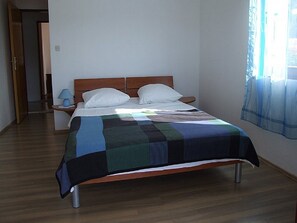 1 habitación, acceso a internet y ropa de cama 