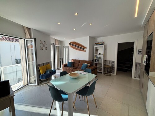 Luxury 3-bedroom apartment in the historic center of Nazaré, 80 m from the beach