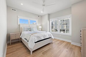 5 bedrooms, WiFi - Ultimate Beach Getaway (Long Beach)